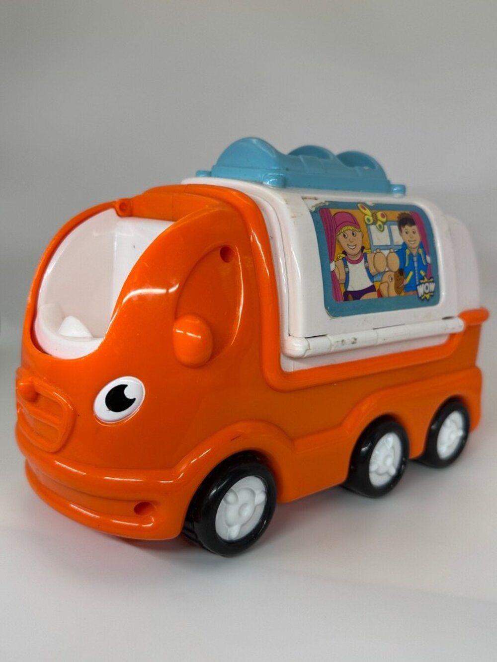 Wow Toys CASEY CAMPER VAN RV Toy Vehicle Push-and-Go Folds Out